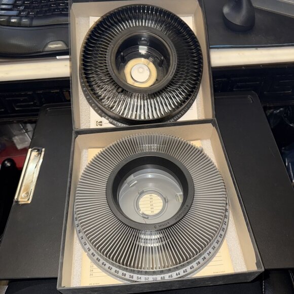 KODAK CAROUSEL TRANSVUE 140 Rotary Slide Tray 184-0768 Two Trays In Boxes - Picture 5 of 15